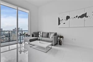185 SW 7th St 12th floor, Miami, FL 33130, Sold 01/07/22