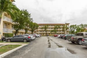 6940 NW 179th St, Hialeah, FL 33015, Sold 01/14/22