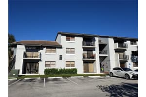 7100 NW 179th St, Hialeah, FL 33015, Sold 01/31/22