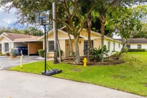 3633 E Bell Dr, Davie, FL 33328, Sold 02/18/22