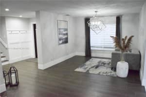 8323 NW 196th Terrace, Hialeah, FL 33015, Sold 01/11/22