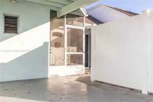 9198 SW 5th St, Boca Raton, FL 33428, Sold 01/18/22