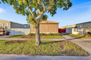 21531 NW 3rd Pl, Pembroke Pines, FL 33029, Sold 01/24/22