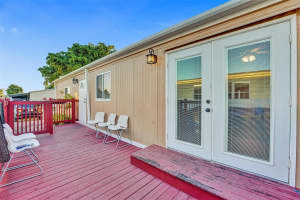 21531 NW 3rd Pl, Pembroke Pines, FL 33029, Sold 01/24/22