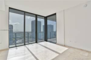 68 SE 6th St, Miami, FL 33131, Sold 05/17/22