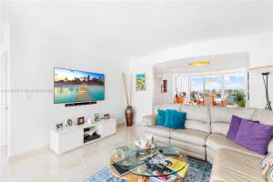 19333 Collins Ave, Sunny Isles Beach, FL 33160, Sold 06/30/22