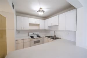 8201 NW 8th St, Miami, FL 33126, Sold 03/01/22