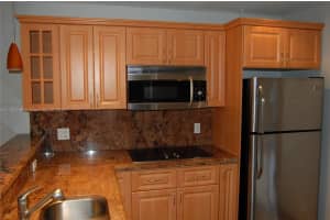 3301 N Country Club Dr, Miami, FL 33180, Sold 06/06/22