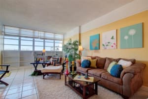 800 West Ave PH 28, Miami Beach, FL 33139, Sold 03/03/22