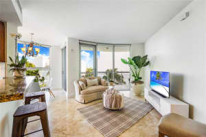 110 Washington Ave, Miami Beach, FL 33139, Sold 01/24/22