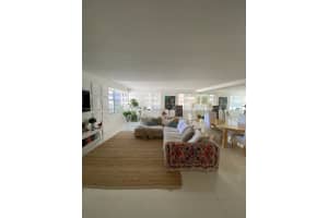 5255 Collins Ave #3c, Miami, FL 33140, Sold 04/15/22