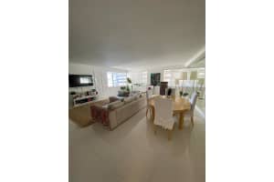 5255 Collins Ave #3c, Miami, FL 33140, Sold 04/15/22