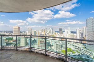 350 S Miami Ave, Miami, FL 33130, Sold 02/04/22