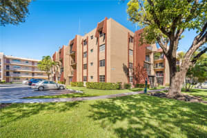 13707 Kendale Lakes Cir, Miami, FL 33183, Sold 01/25/22