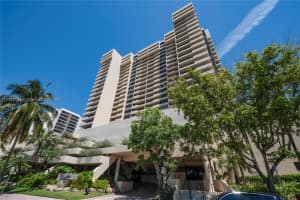 2555 Collins Ave, Miami, FL 33140, Sold 02/24/22