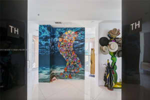 300 South Pointe Dr, Miami Beach, FL 33139, Sold 04/11/23
