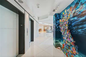 300 South Pointe Dr, Miami Beach, FL 33139, Sold 04/11/23