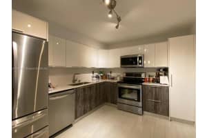 9735 NW 52nd St, Doral, FL 33178, Sold 01/21/22