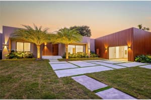 223 S Shore Dr, Miami Beach, FL 33141, Sold 02/01/22