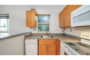 1542 Drexel Ave APT 207, Miami Beach, FL 33139, Sold 03/03/22