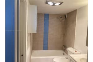 401 Ocean Dr, Miami Beach, FL 33139, Sold 04/28/22