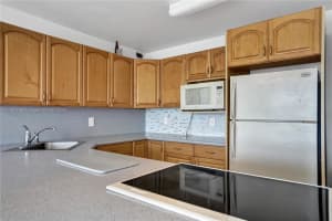 401 Ocean Dr, Miami Beach, FL 33139, Sold 04/28/22