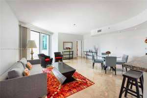 110 Washington Ave, Miami Beach, FL 33139, Sold 01/18/22