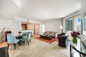 110 Washington Ave, Miami Beach, FL 33139, Sold 01/18/22