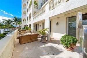 20165 NE 39th Pl, Aventura, FL 33180, Sold 01/04/22