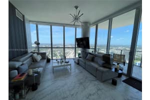 1100 Biscayne Blvd, Miami, FL 33132, Sold 12/02/21