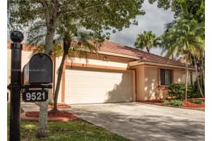 9521 NW 18th Dr, Plantation, FL 33322, Sold 01/21/22