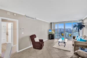2501 S Ocean Dr, Hollywood, FL 33019, Sold 01/10/22