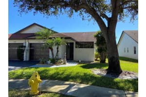 9232 NW 60th St, Tamarac, FL 33321, Sold 02/15/22