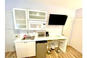 335 Ocean Dr, Miami Beach, FL 33139, Sold 04/22/22