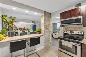 5555 Collins Ave #12w, Miami, FL 33140, Sold 02/11/22