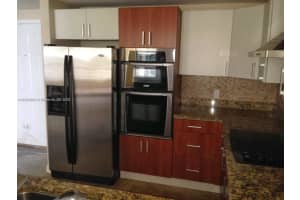 170 SE 14th St, Miami, FL 33131, Sold 03/28/22