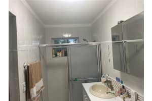 19830 NW 65th Ct, Hialeah, FL 33015, Sold 02/28/22