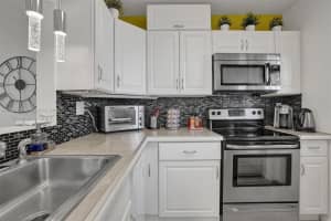 4431 NW 16th St APT H110, Lauderhill, FL 33313, Sold 04/15/22