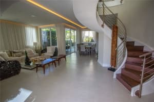 10501 NW 68th Terrace, Doral, FL 33178, Sold 04/13/22