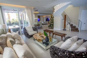 10501 NW 68th Terrace, Doral, FL 33178, Sold 04/13/22