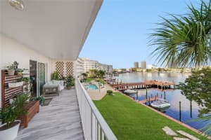 400 Golden Isles Dr, Hallandale Beach, FL 33009, Sold 01/14/22