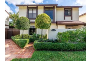 9948 NW 5th Ln, Miami, FL 33172, Sold 03/07/22