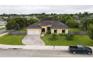 32007 SW 207th Ave, Homestead, FL 33030, Sold 01/21/22