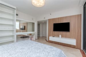 5757 Collins Ave, Miami Beach, FL 33140, Sold 04/25/22