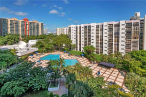 16919 N Bay Rd, Sunny Isles Beach, FL 33160, Sold 01/11/22