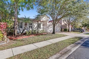19871 SW 3rd Pl, Pembroke Pines, FL 33029, Sold 01/18/22