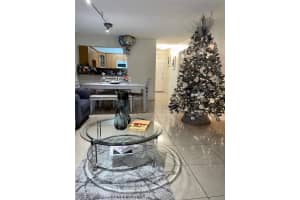 6960 NW 186th St, Hialeah, FL 33015, Sold 06/20/22