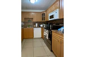 6960 NW 186th St, Hialeah, FL 33015, Sold 06/20/22