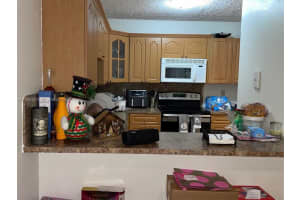 6960 NW 186th St, Hialeah, FL 33015, Sold 06/20/22