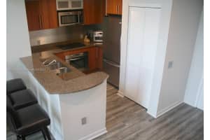 300 S Biscayne Blvd, Miami, FL 33131, Sold 03/09/22